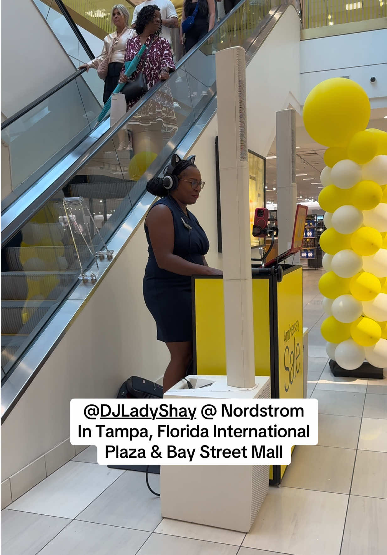 @lily || fl lifestyle & travel