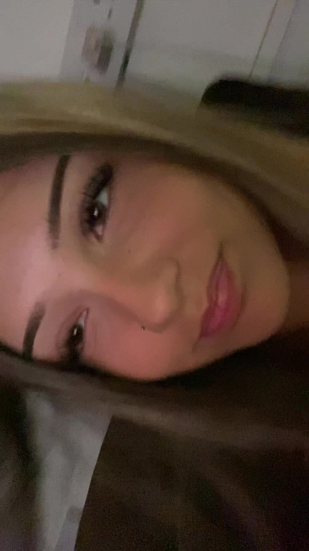 @👤