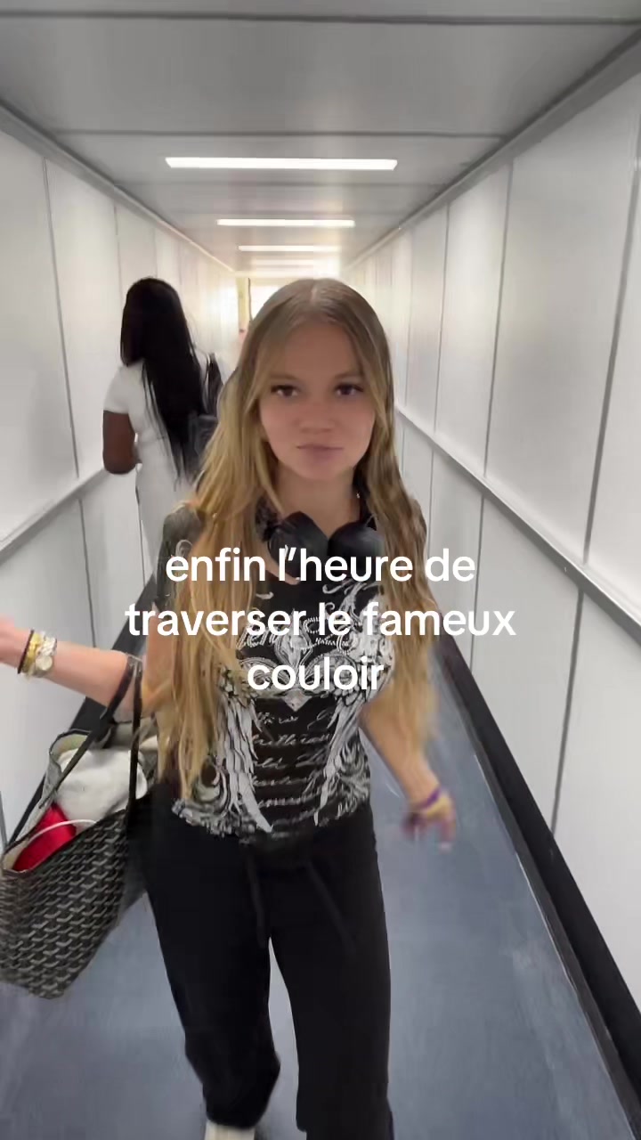 @✯