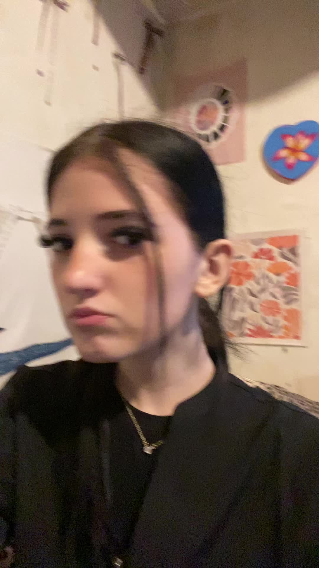 @🤫