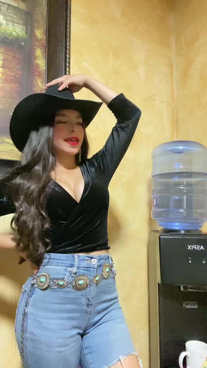 @𝒱𝒾ℴ𝓁ℯ𝓉𝓉𝒶𝒯𝒶𝒸𝒽ℴ💋