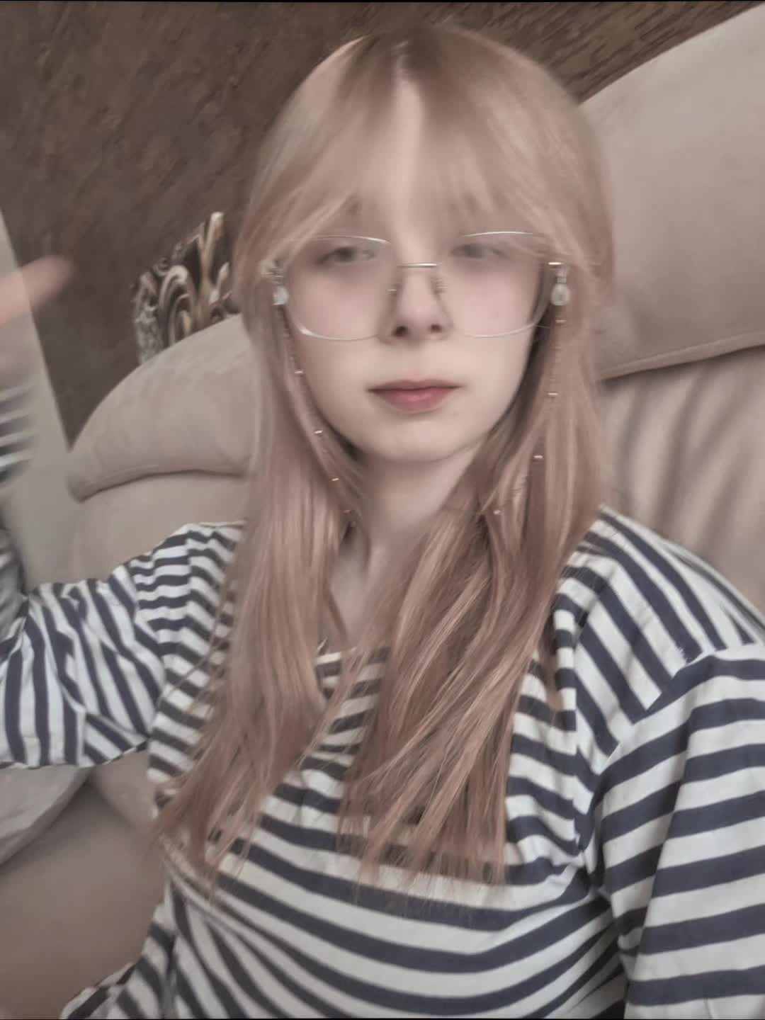 @.@