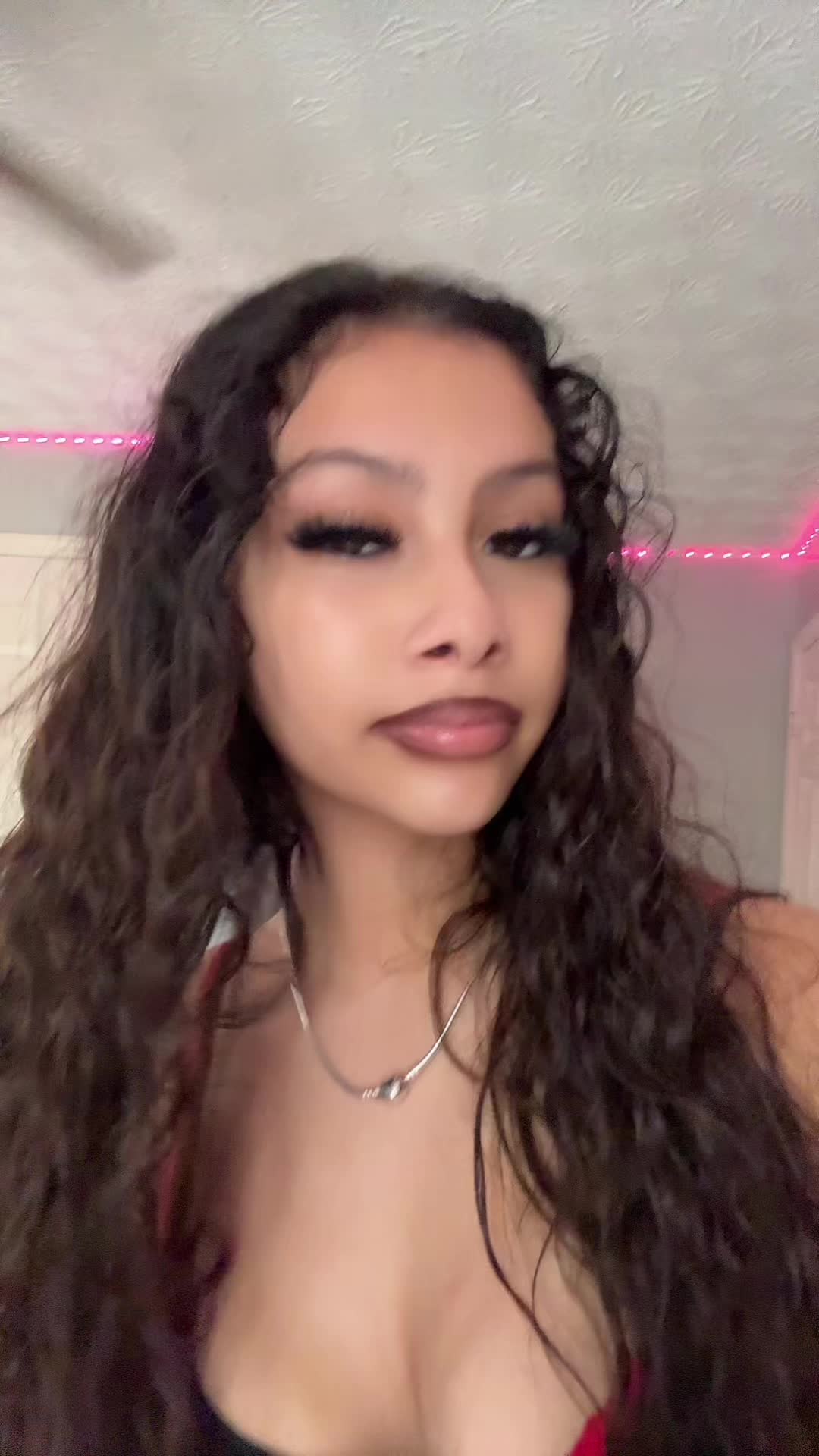 @niicole.