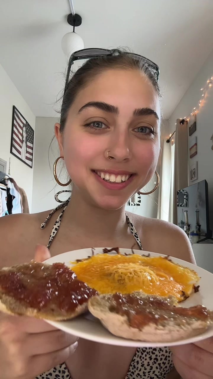 @eatswithmanny