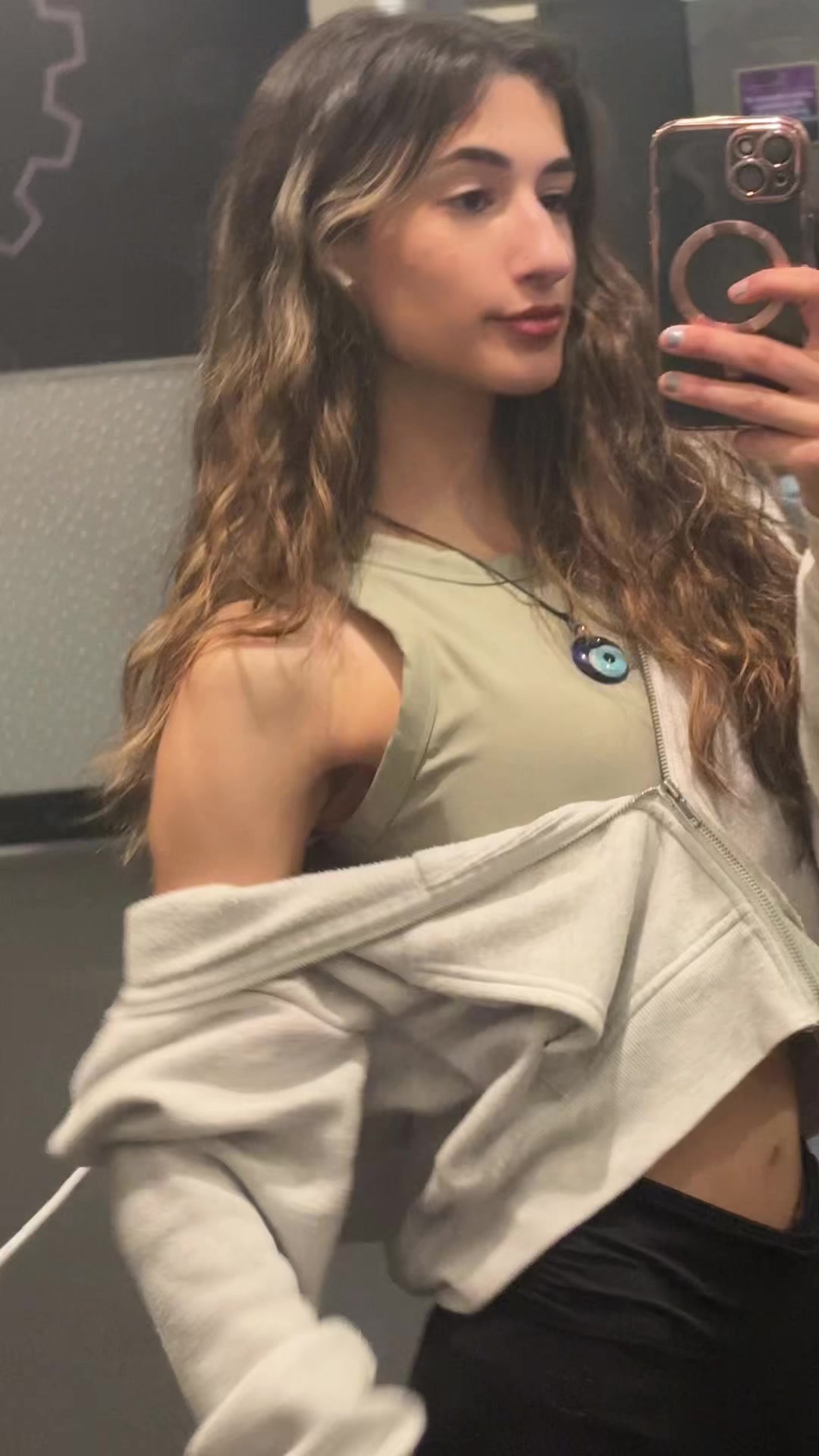 @bella🪬
