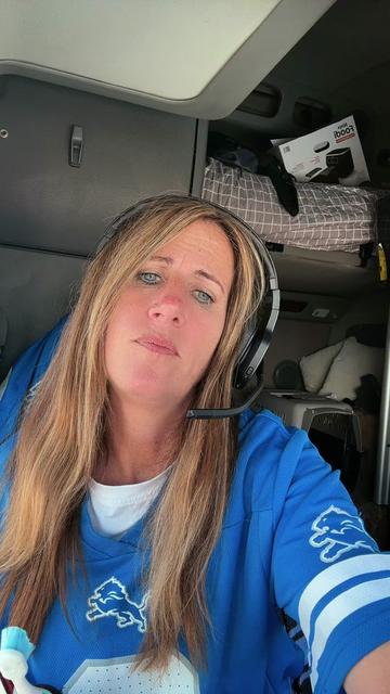 @TruckerQueen77