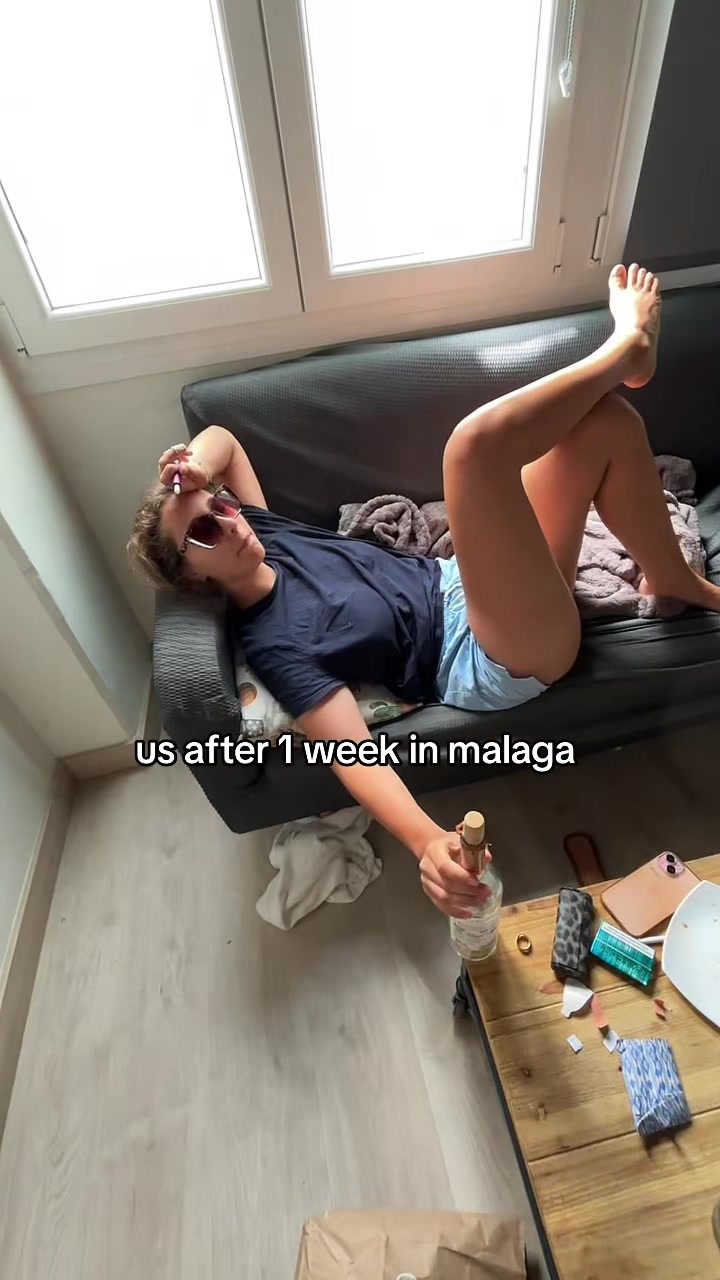 @🦦