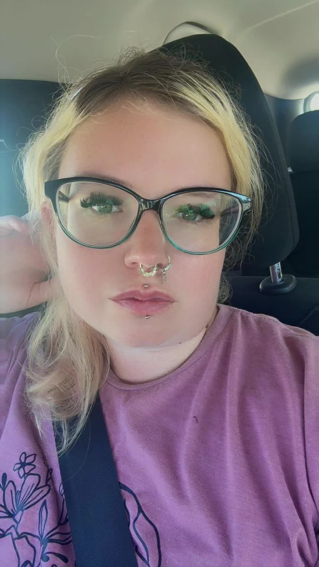 @sarahthesharkie