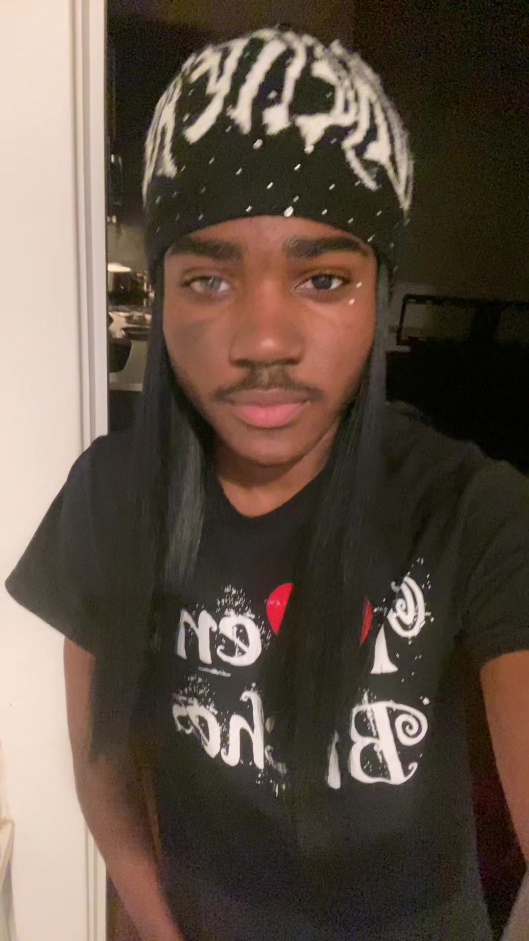 @⦻ NUBZZ