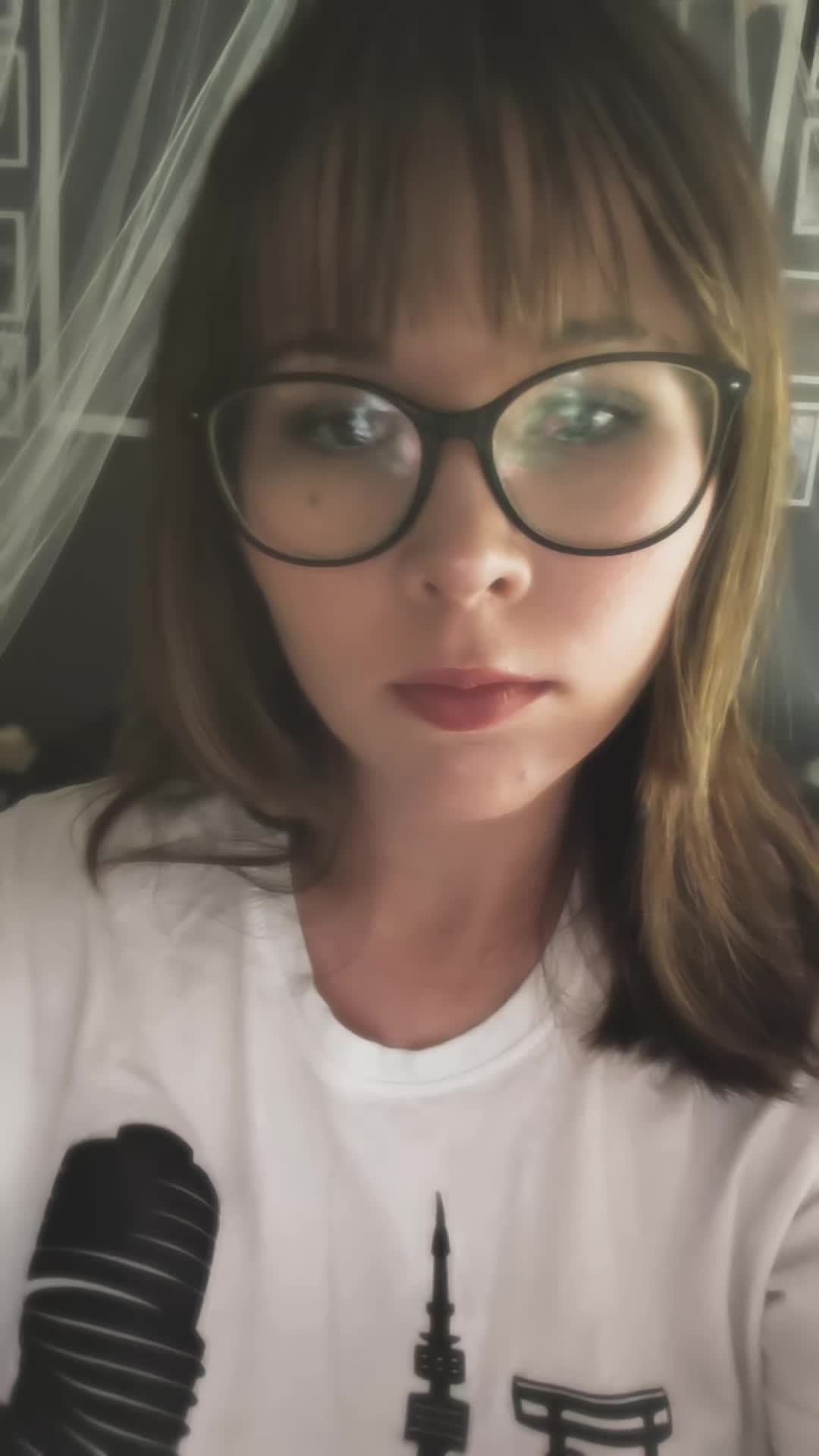 @𝕁𝕆𝕃𝕀𝔼 玫瑰🌸