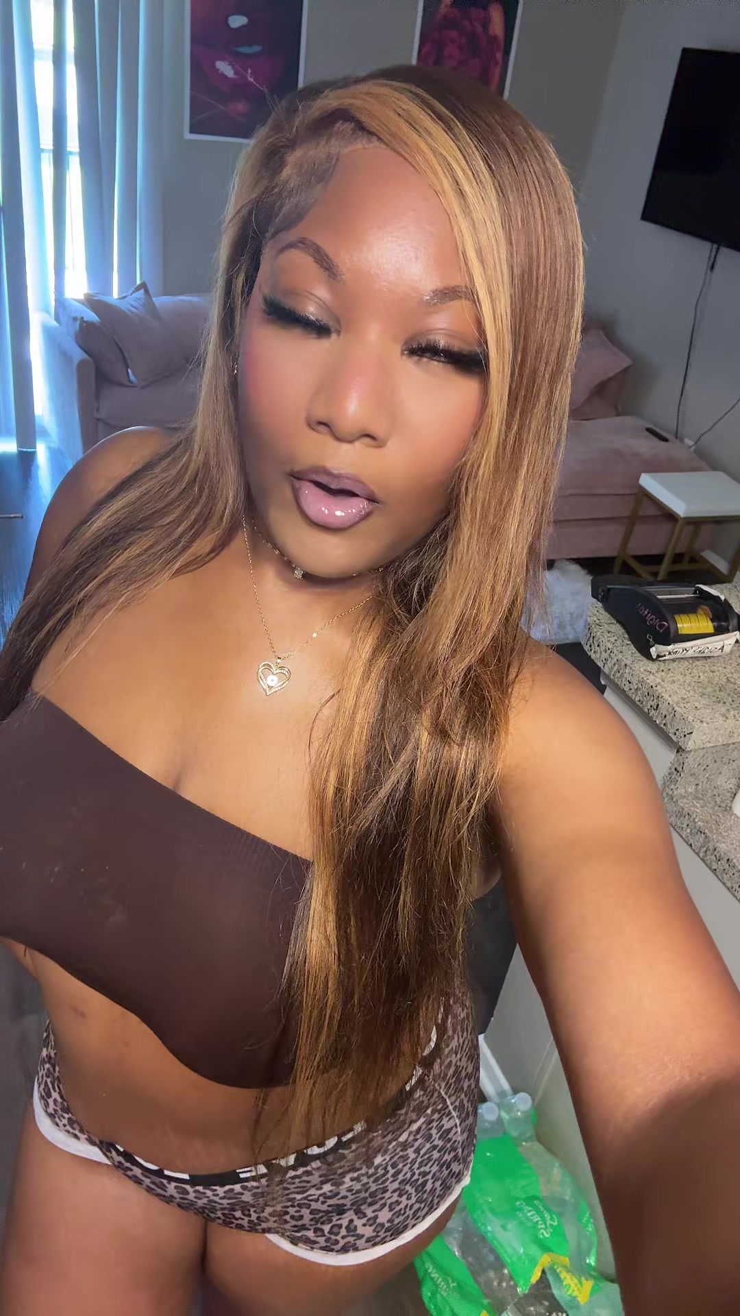@nicoleee_