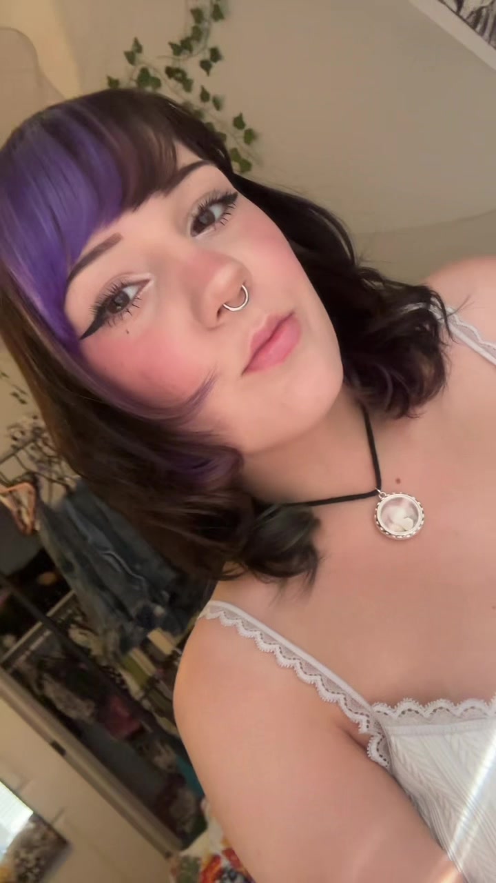 @(˵◝ ⩊ ◜˵マ