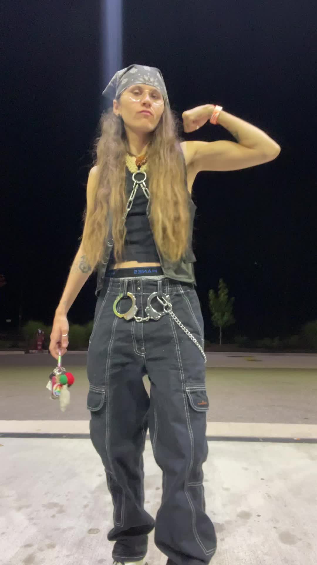 @ca⛓️en