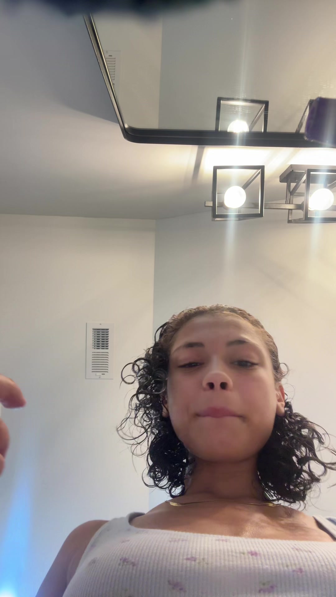 @Mony03_