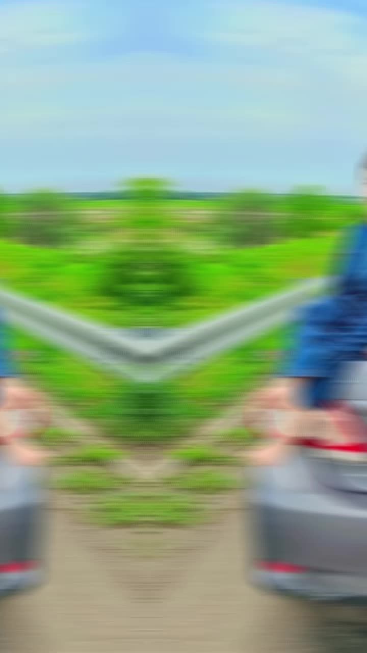 @S K C