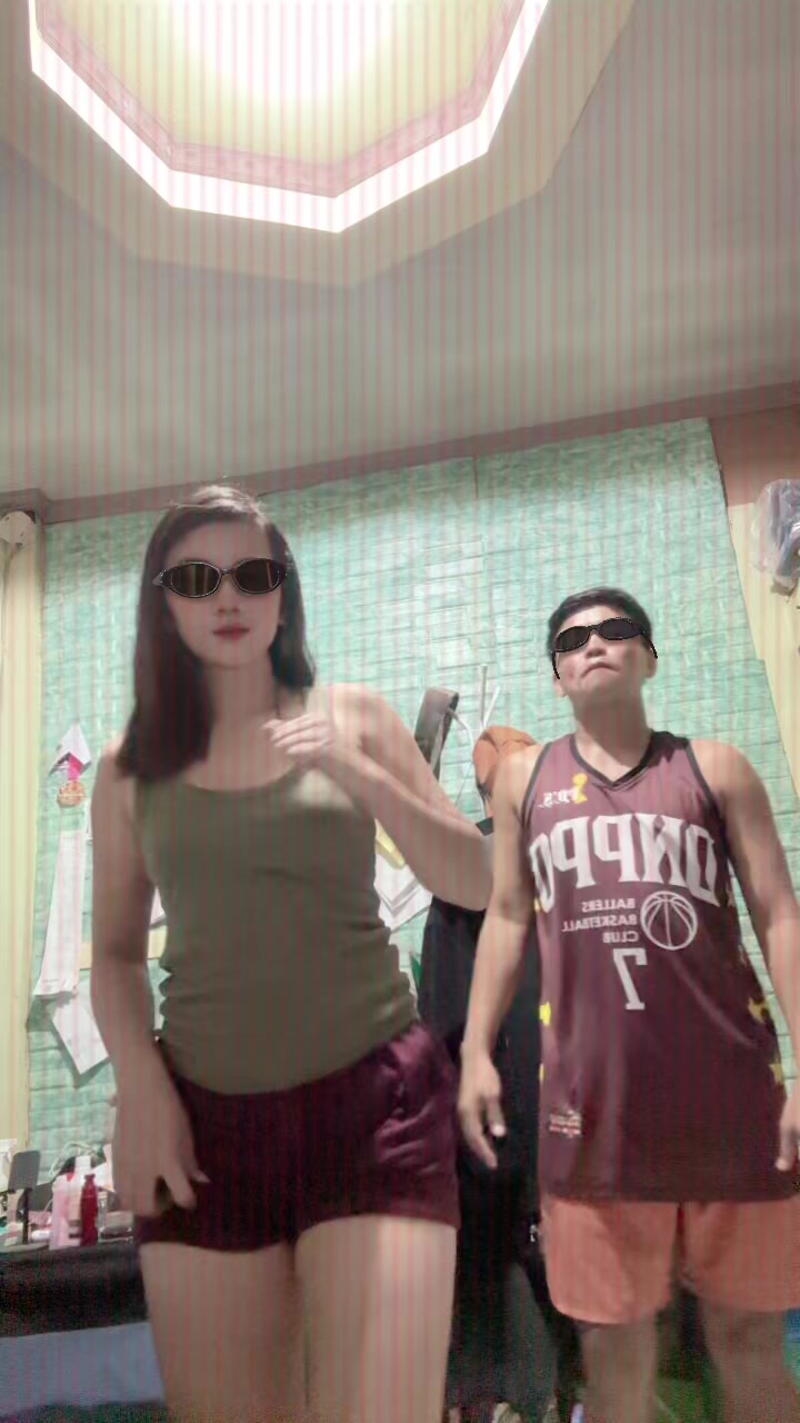@Tita Cris