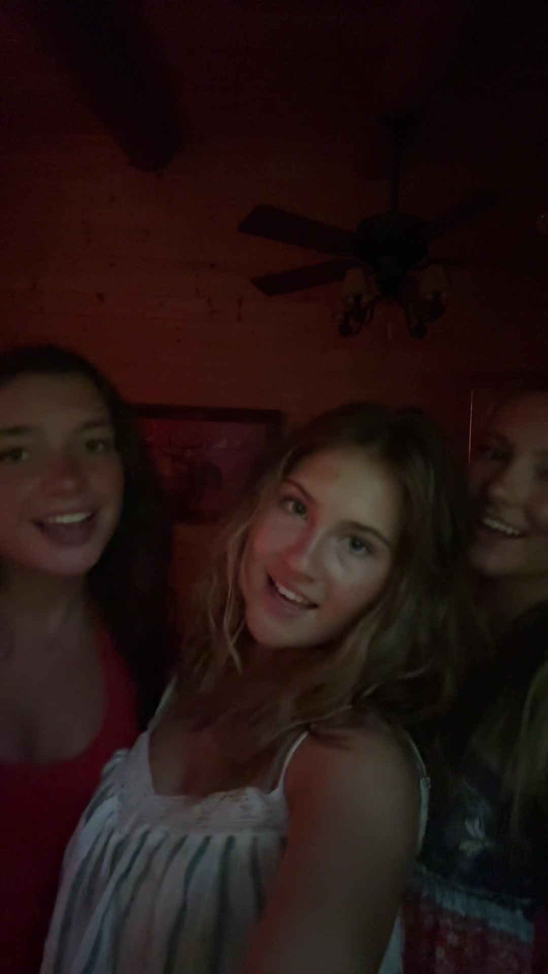 @Gabs_main