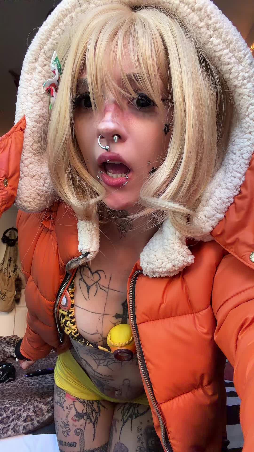 @2003kneesocks