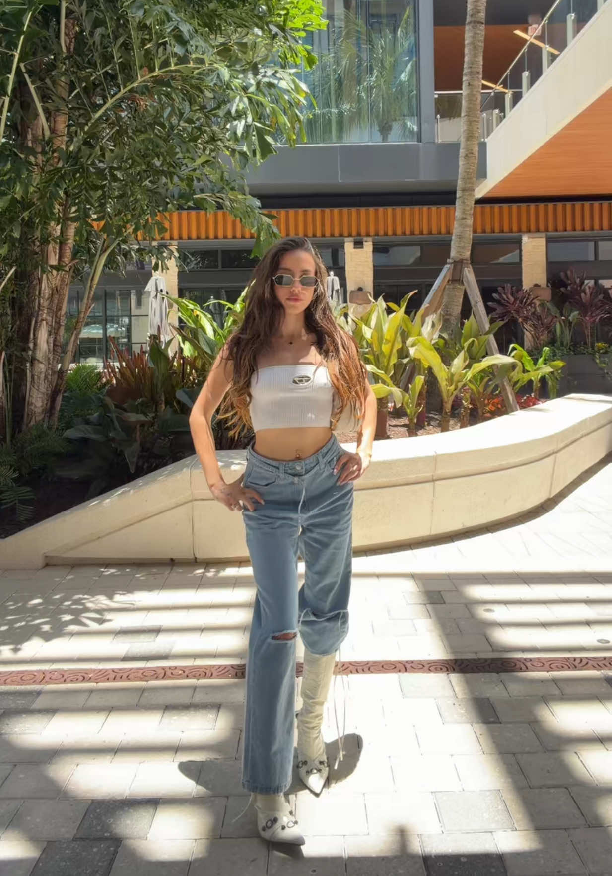 @ELVEE