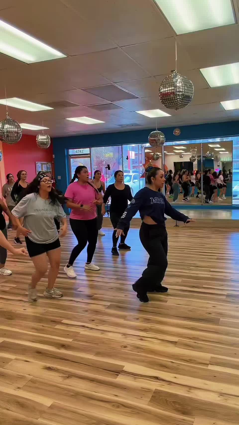 @Baila con Steph