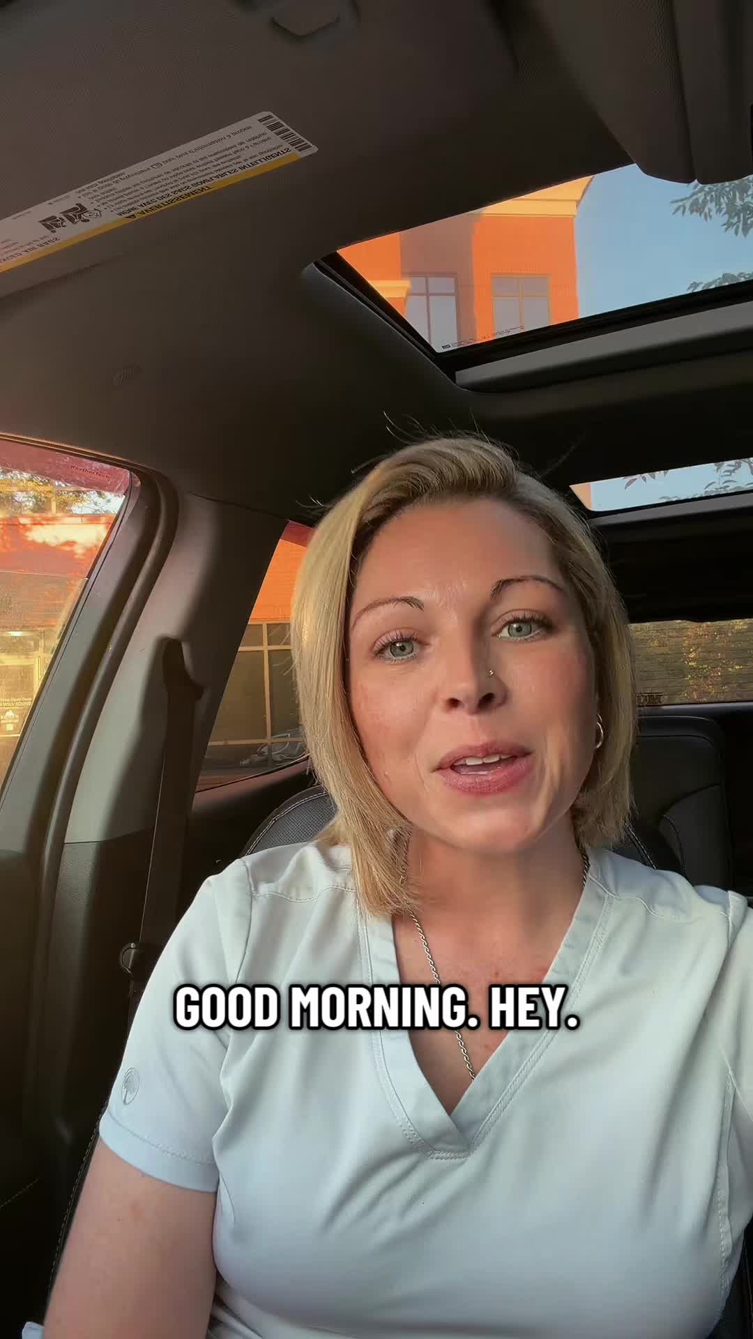@momica_mama