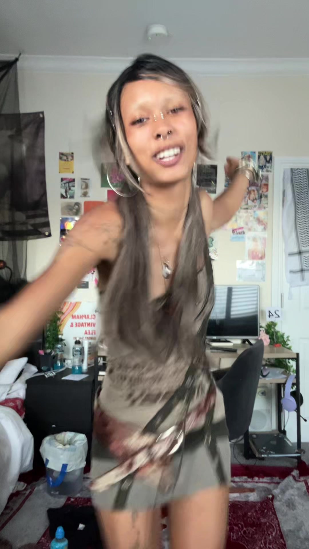 @smokinghotbabe3000