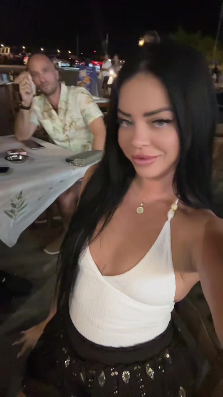 @Dora__Martinez