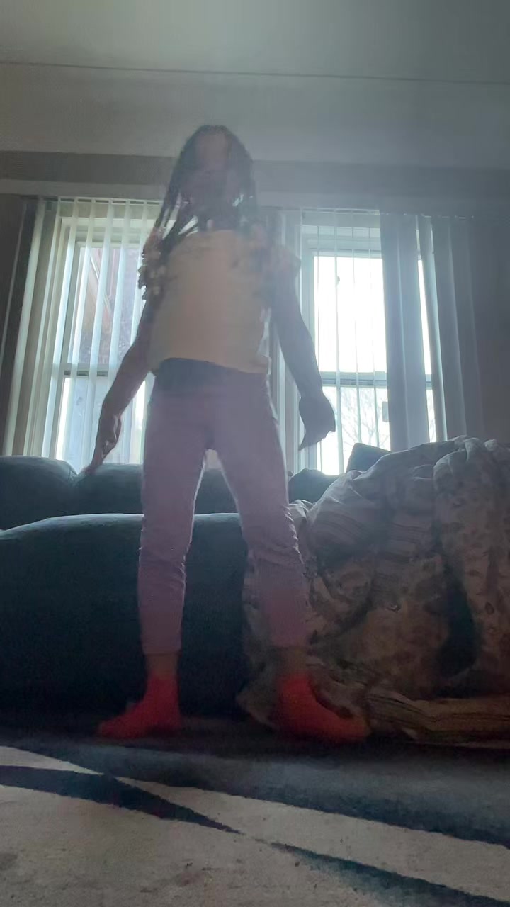 @TwinLadiB27