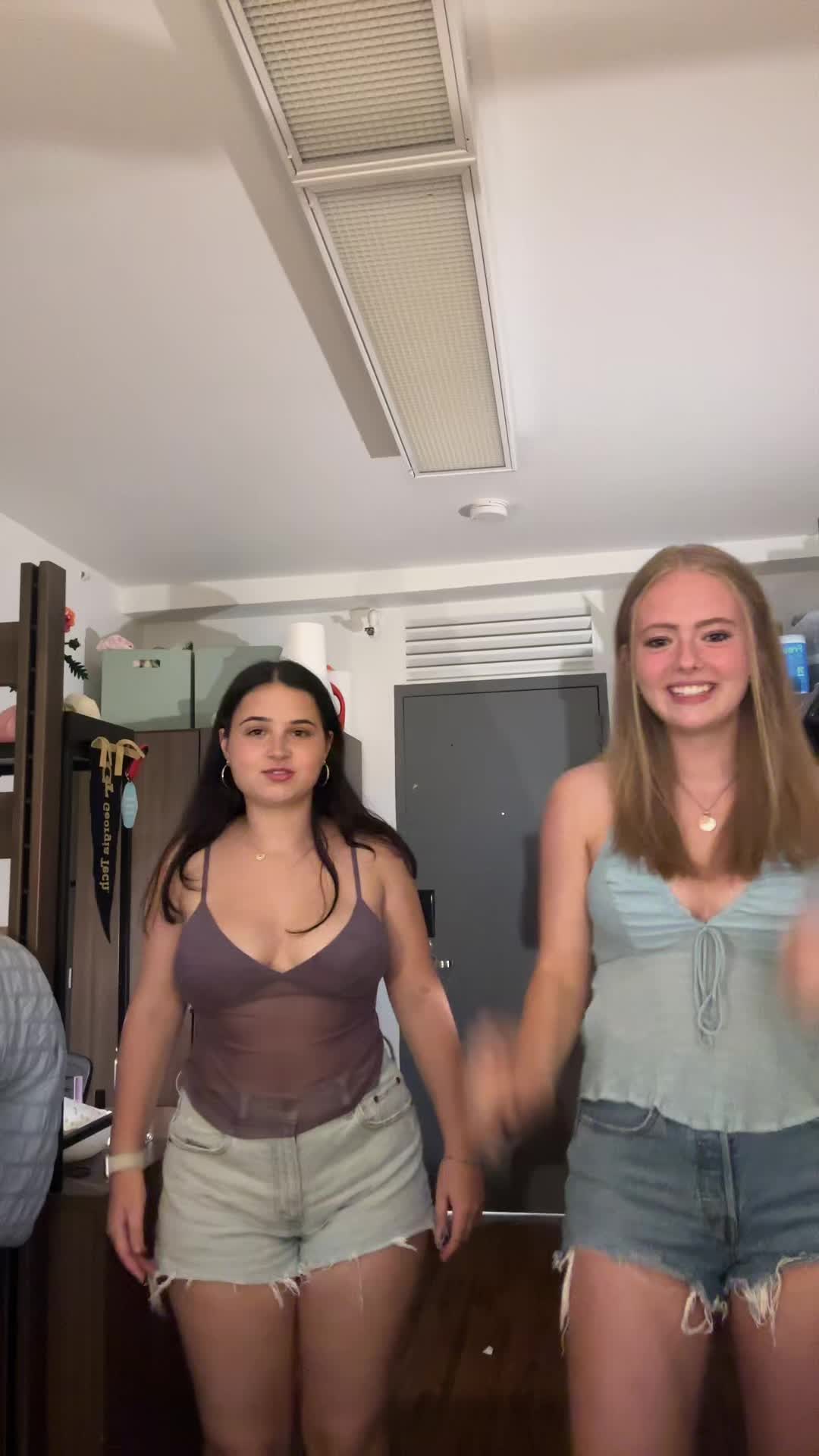 @addiefarrell948