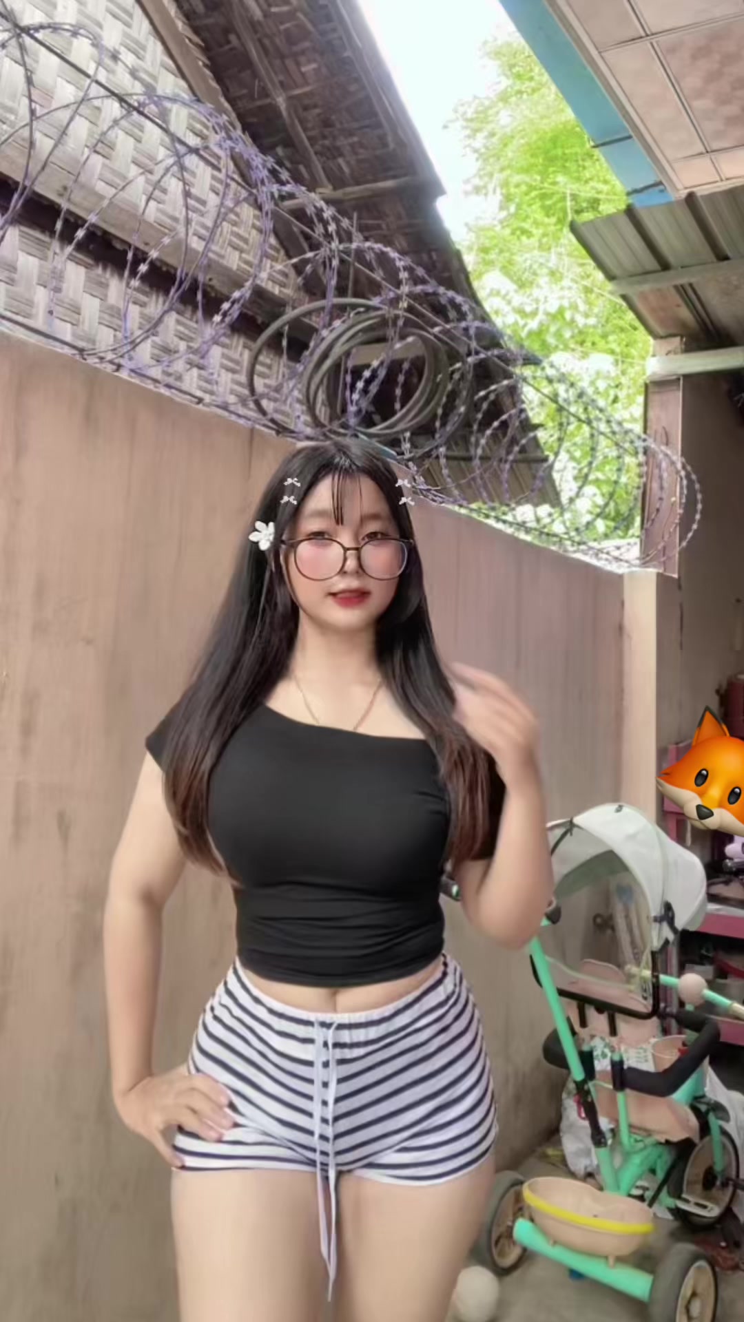 @<3