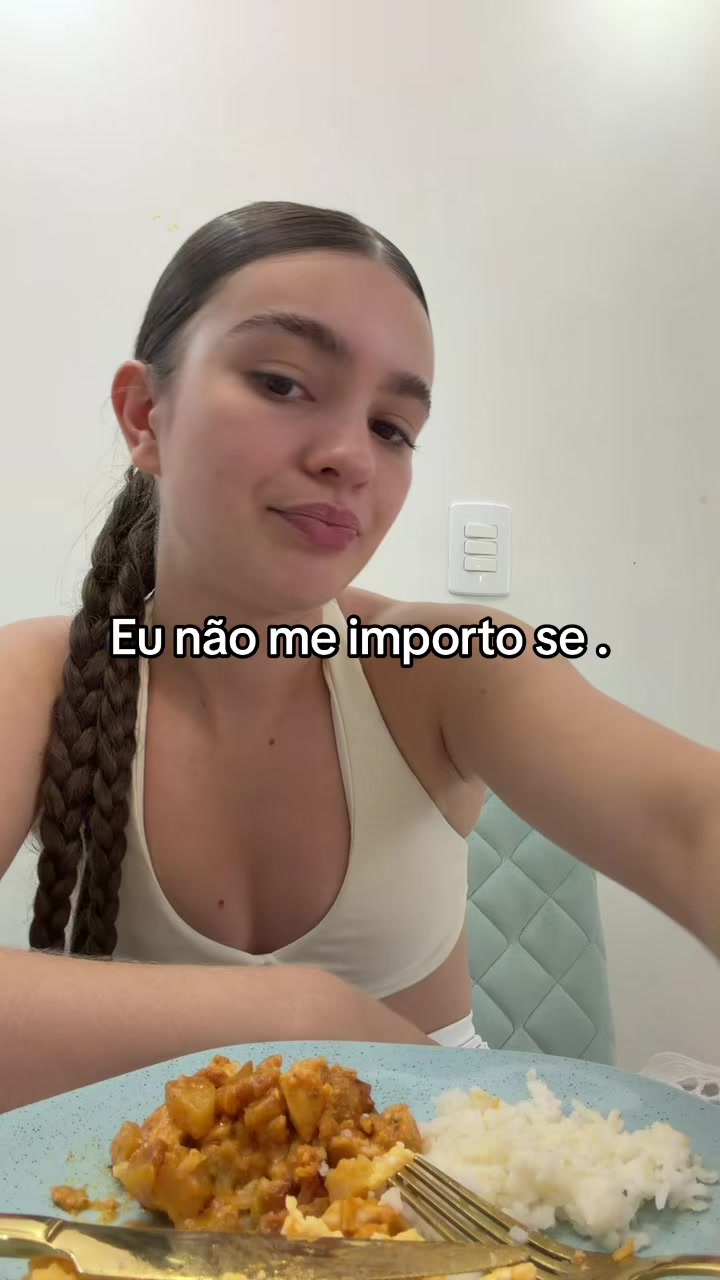 @carolzinhaalbergaria
