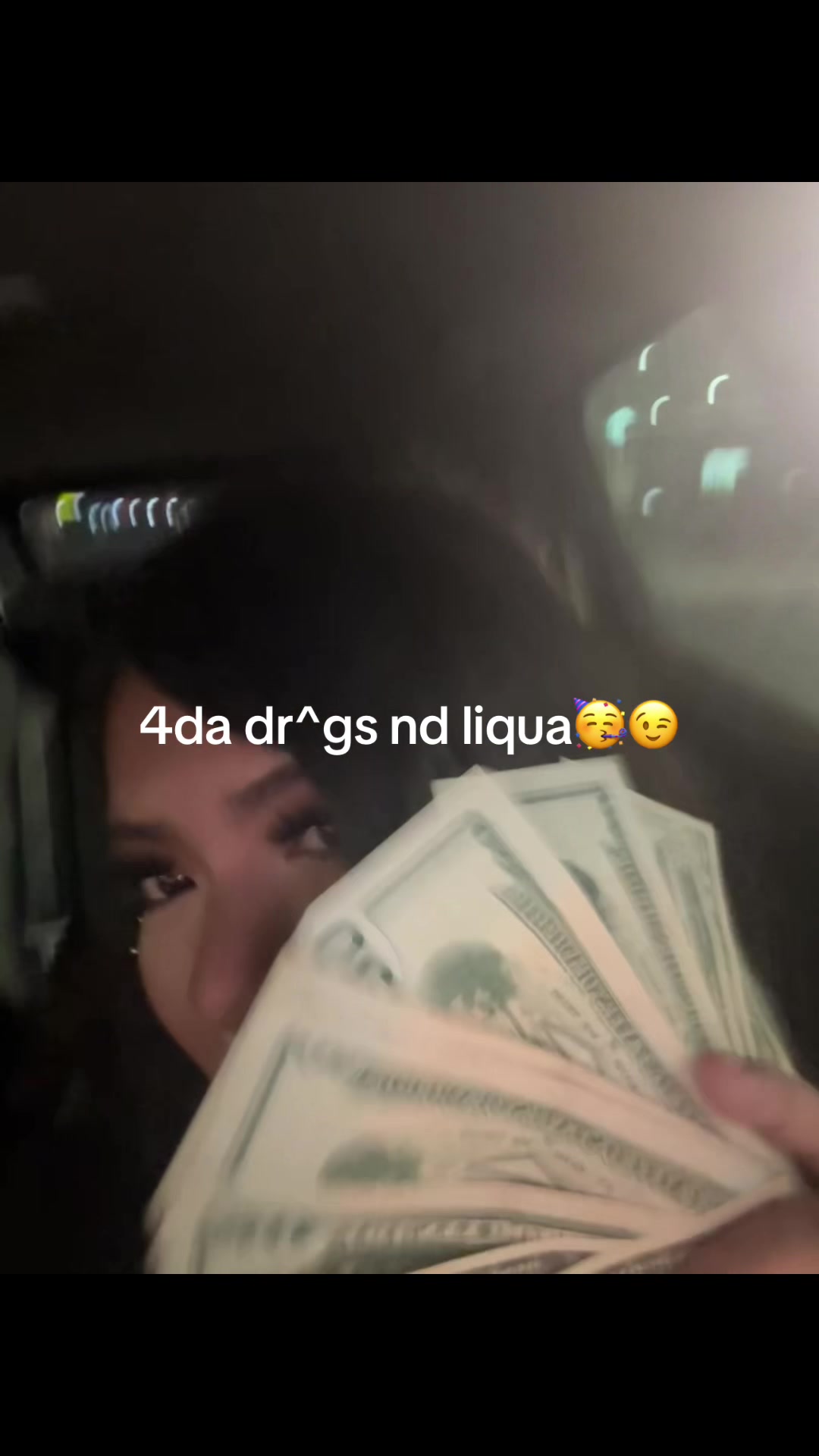 @Mariꨄ︎
