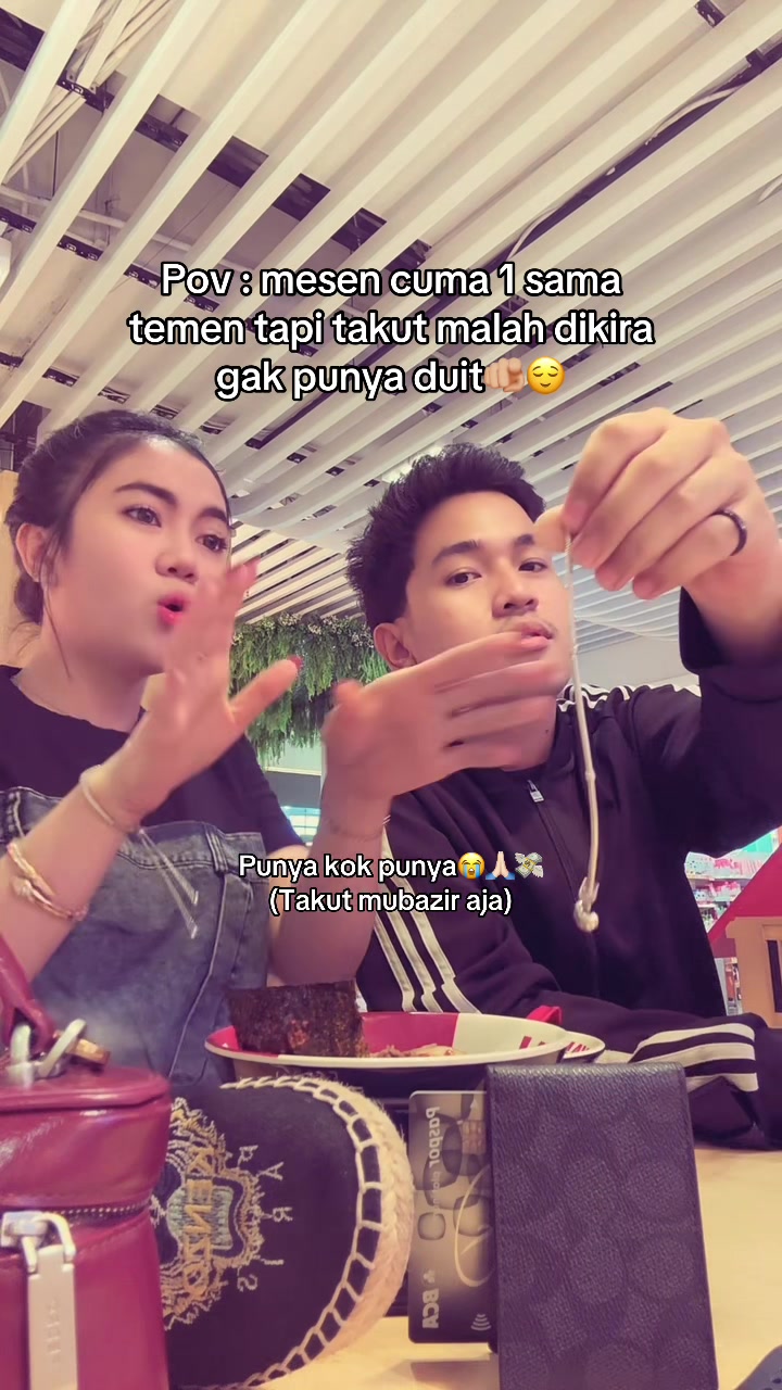 @AGNESSTANIA