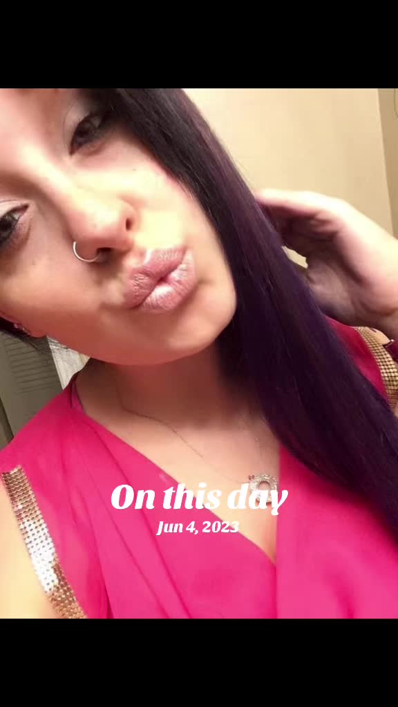 @JustASmallTownGirl🩷💜