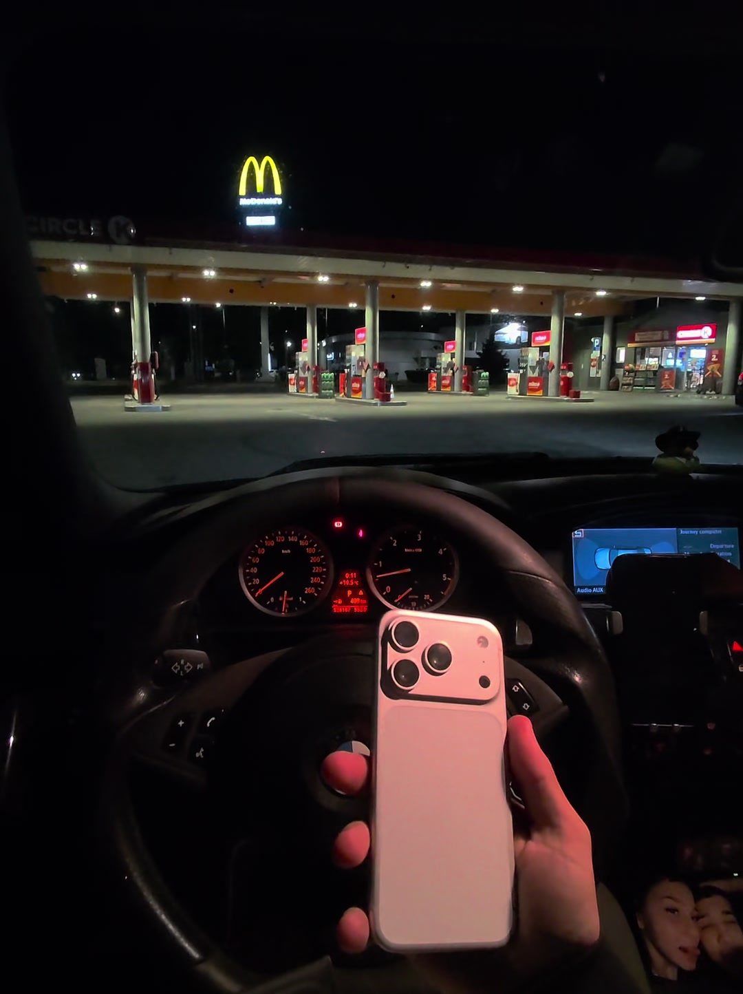 @iPhoneHub