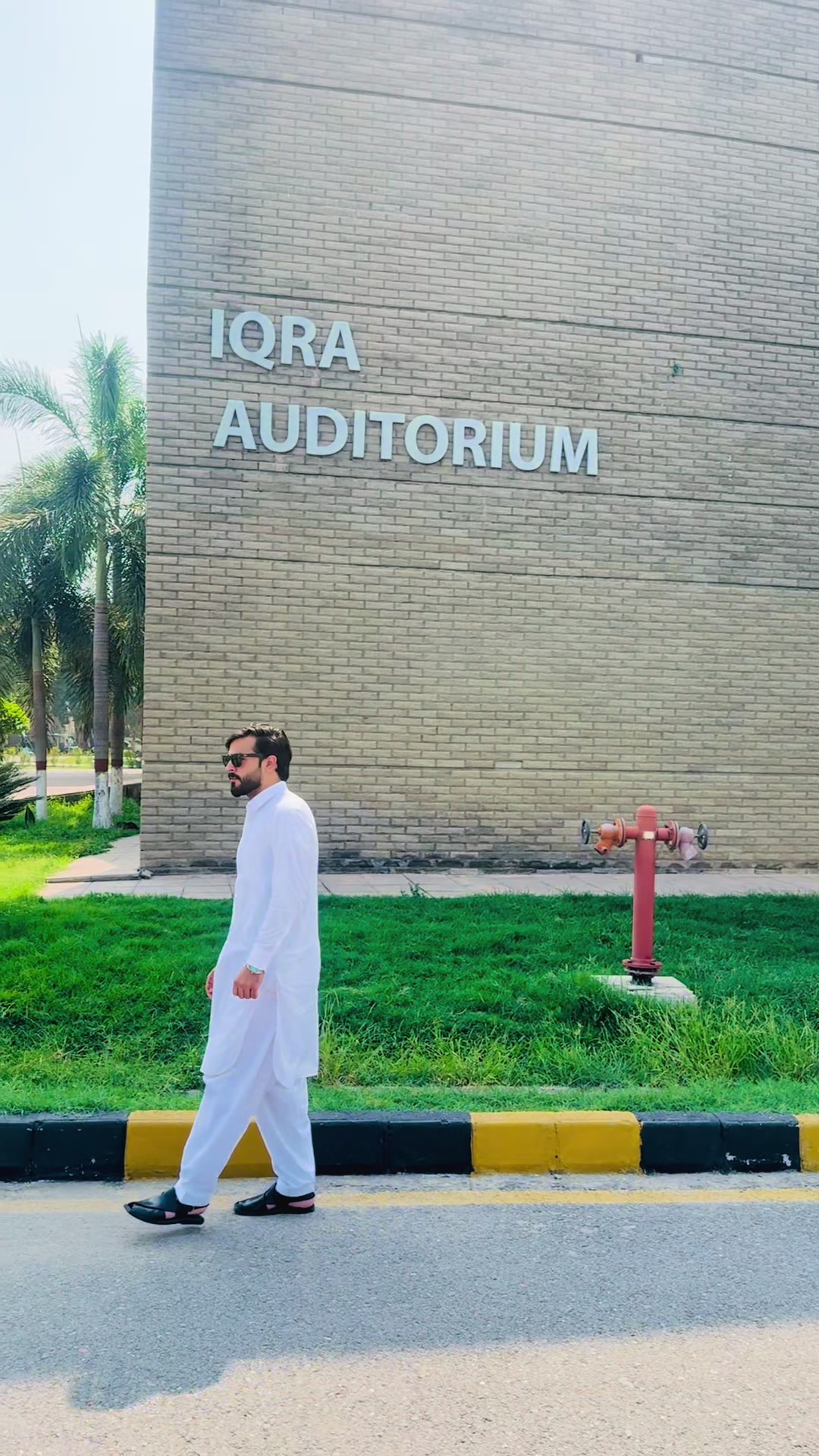 @عزیز خان 🚩