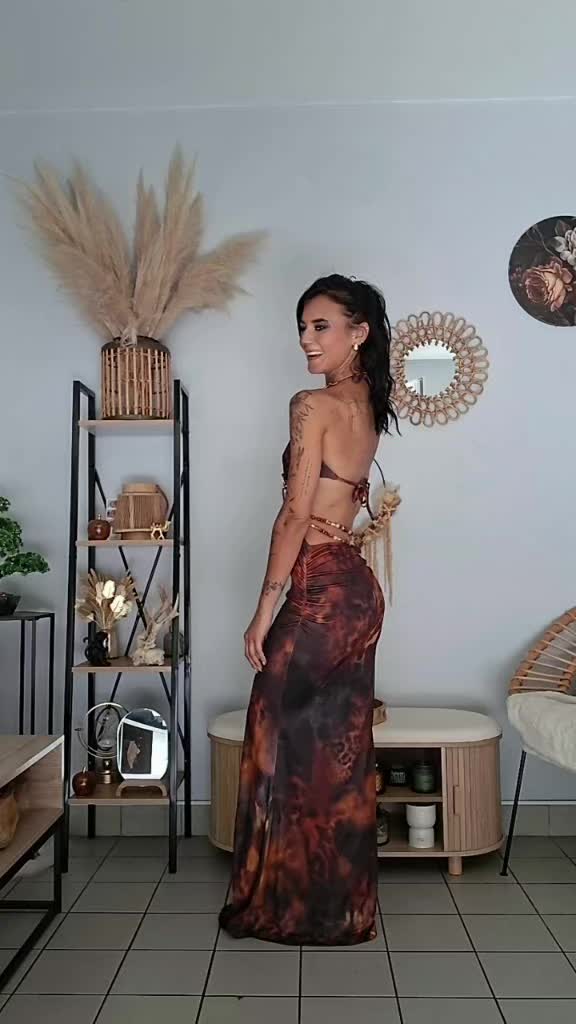 @Lau♒