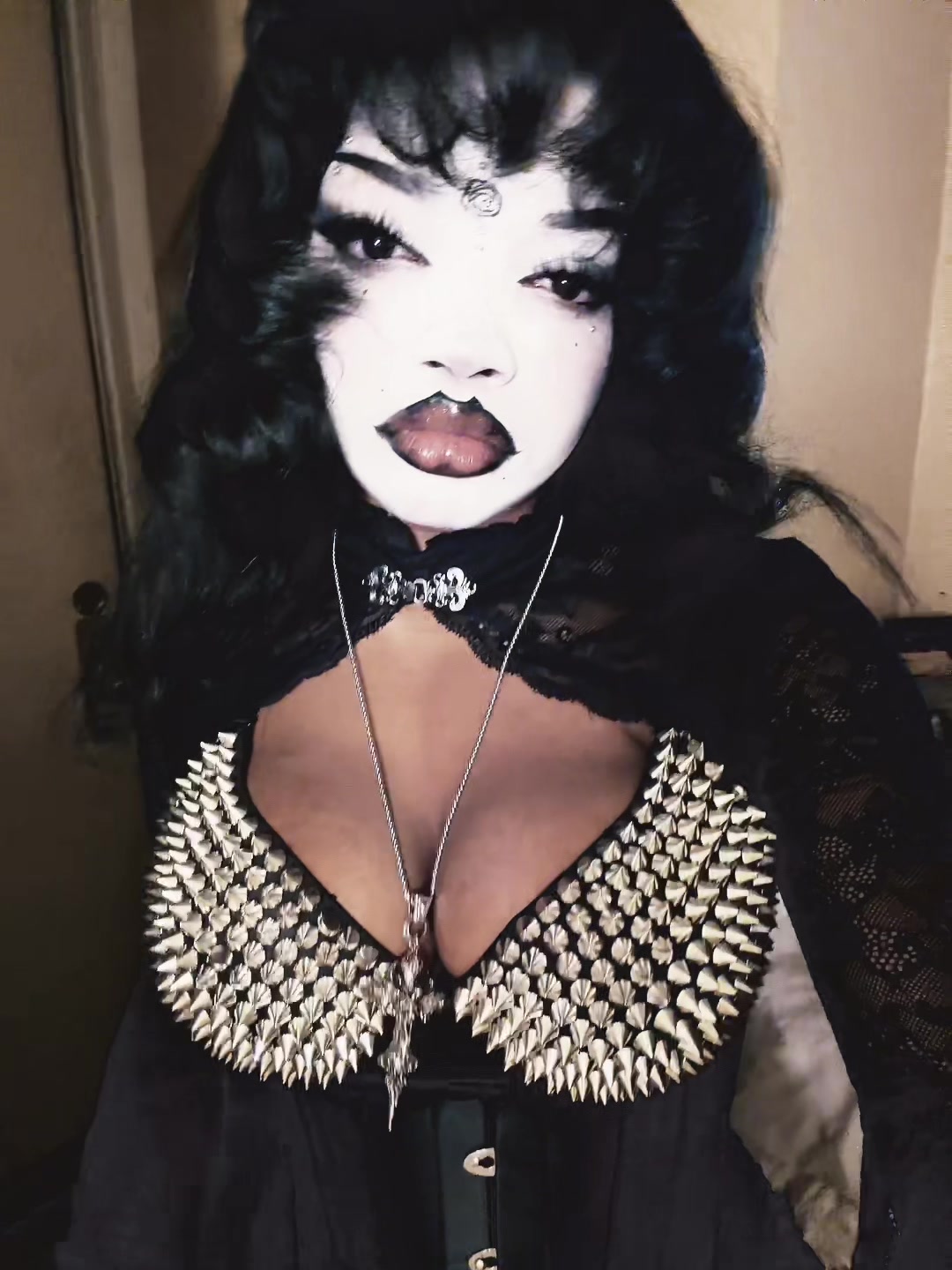 @✰.