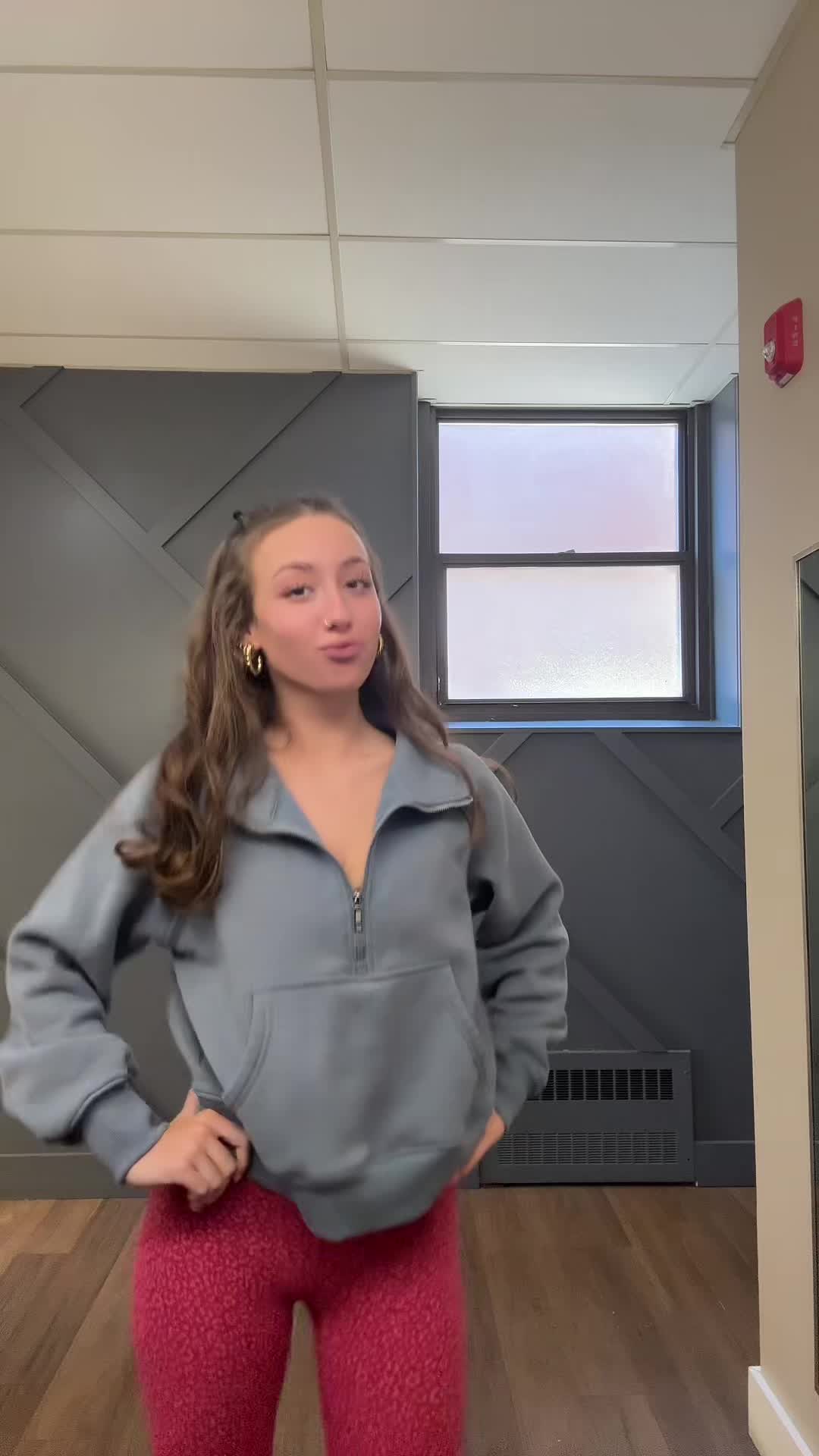 @weirdgirIhotbod