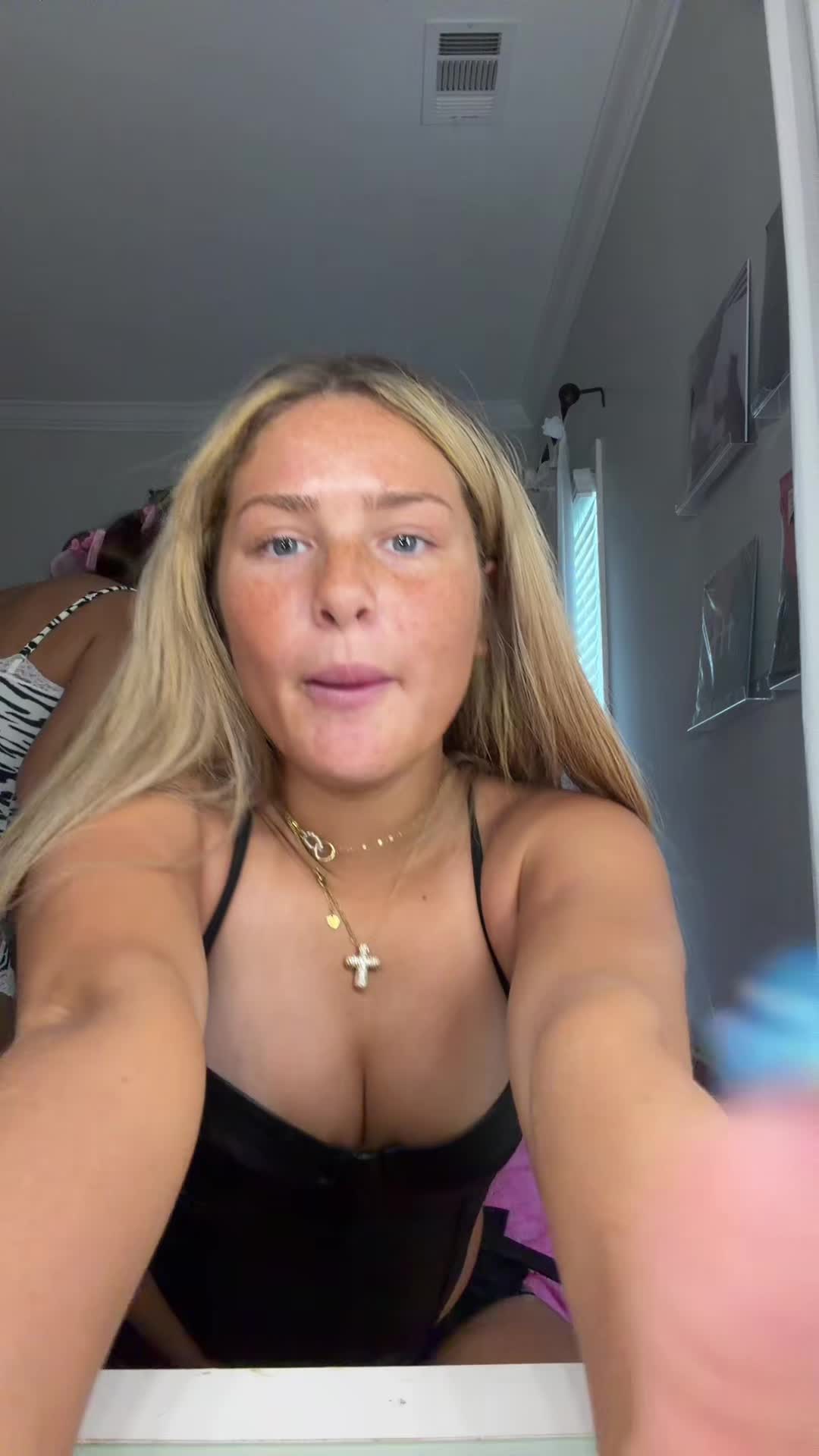 @👼