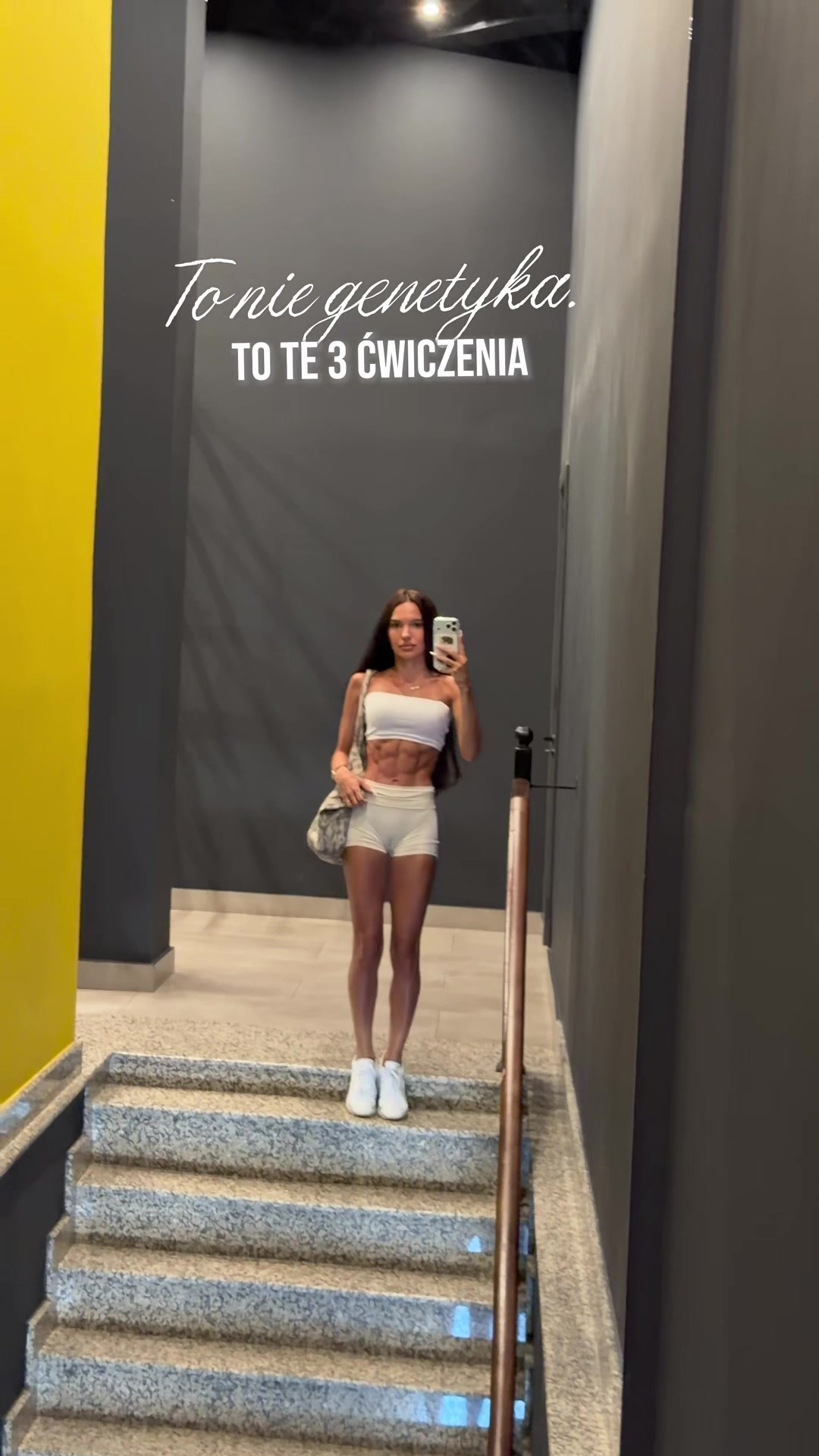@kristinafoxx