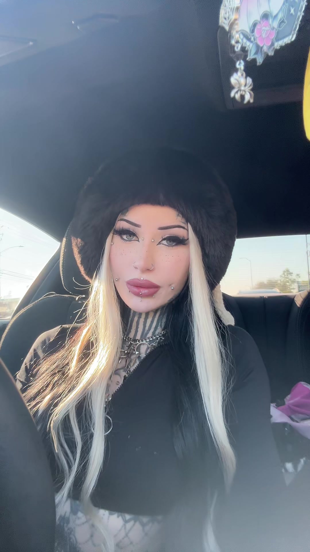 @xocoffinshorty