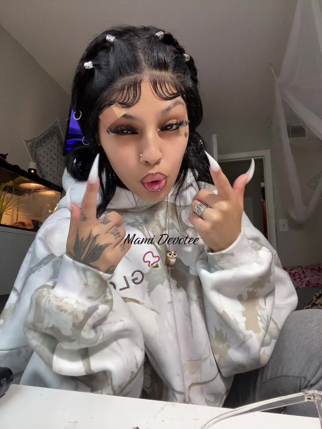 @𝕳𝕰𝕹𝕹𝕰𝕾𝕾𝖄