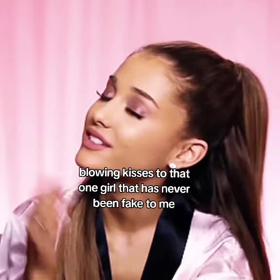 @𝓔𝓶𝓮𝓵𝔂