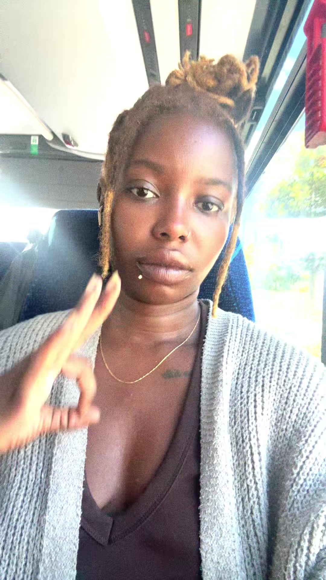 @🤷🏾&zwj;♀️