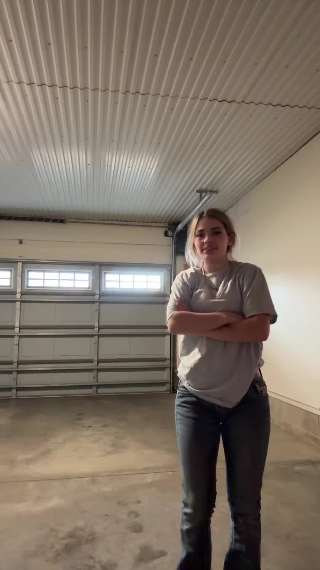 @leahtheisen0
