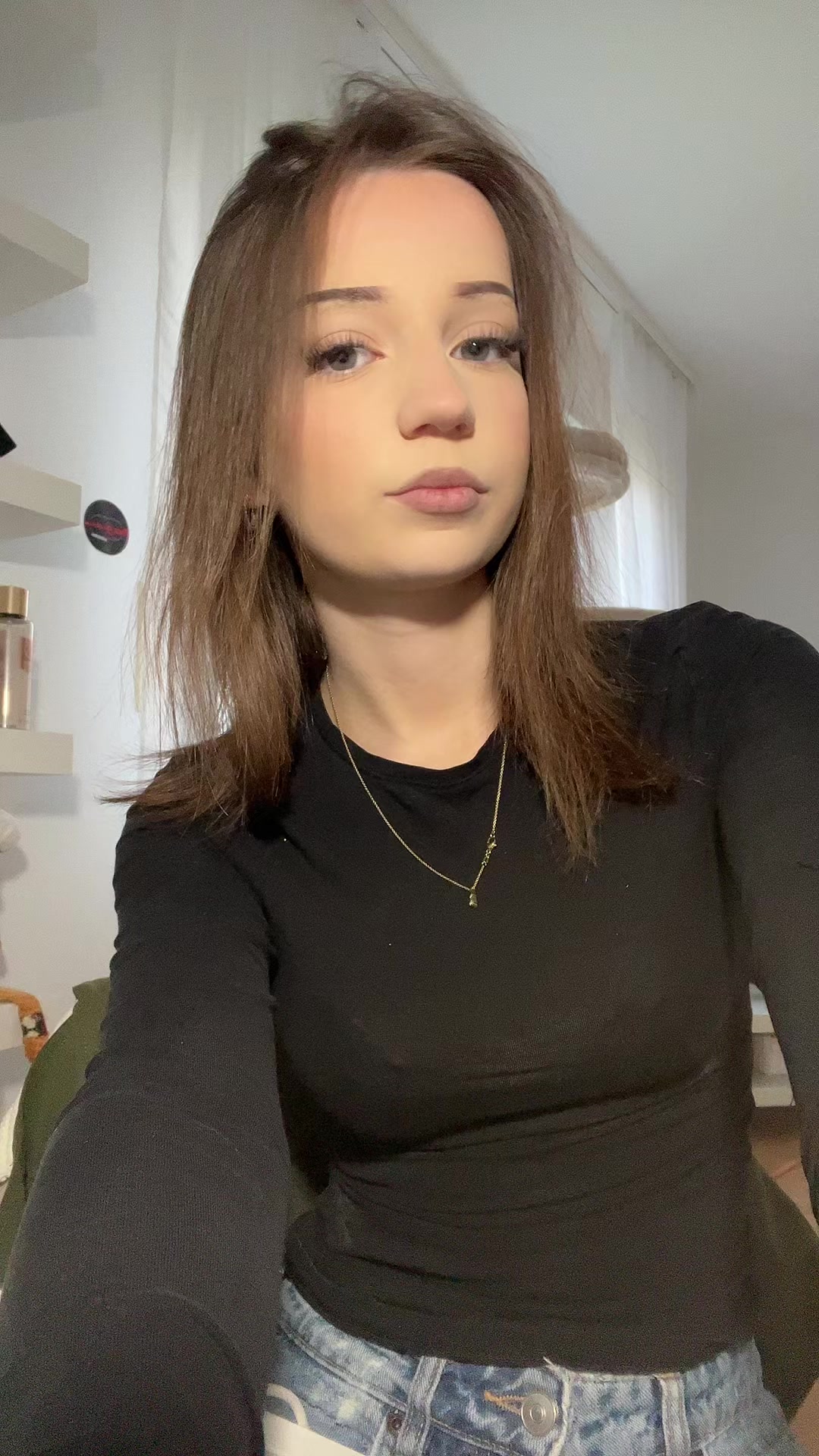@Bella