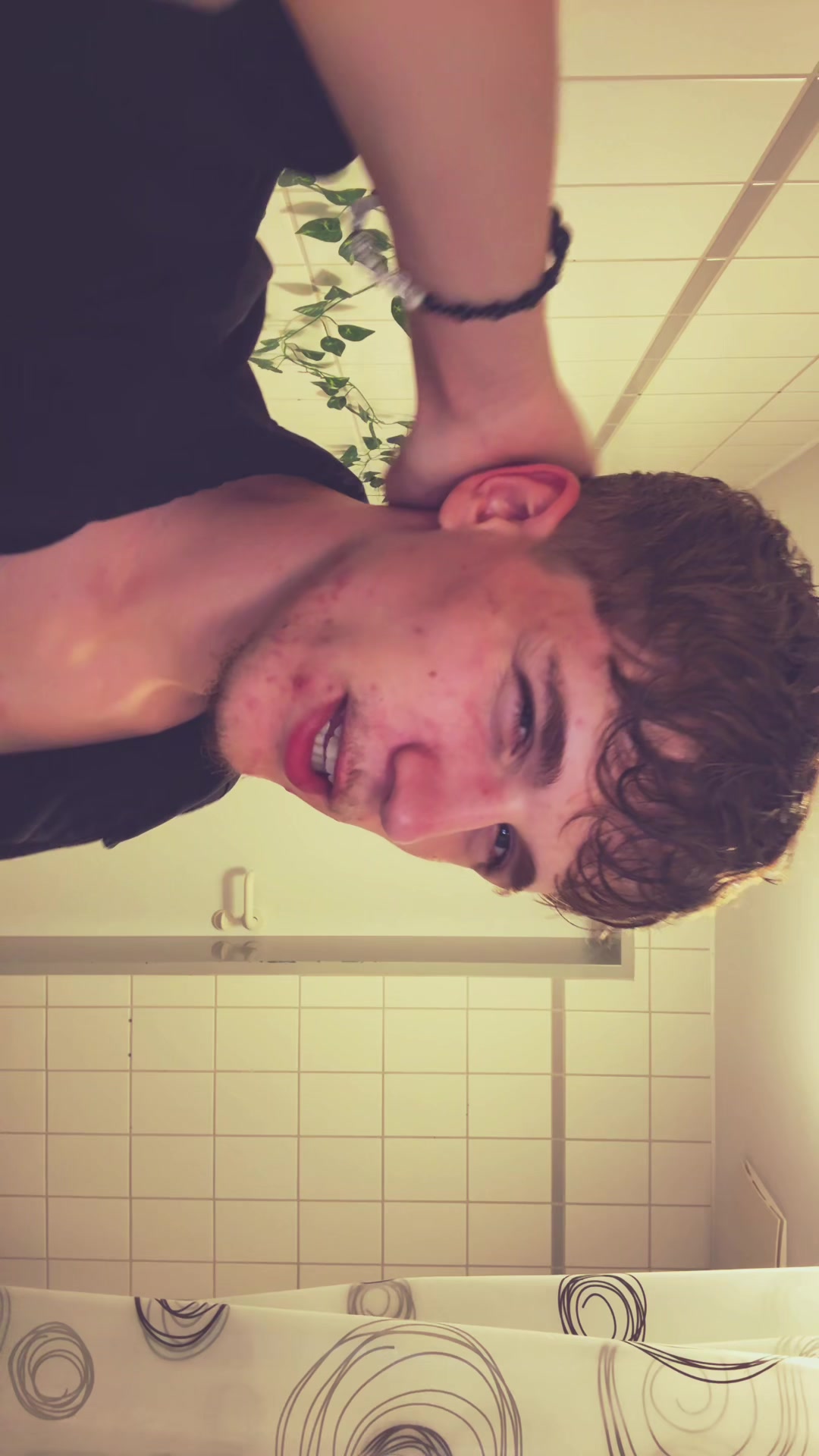 @&AElig;👑