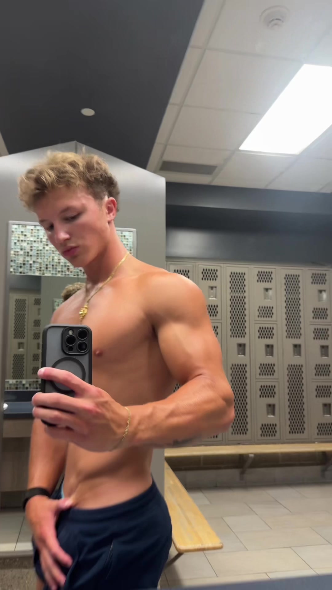 @etony🐺