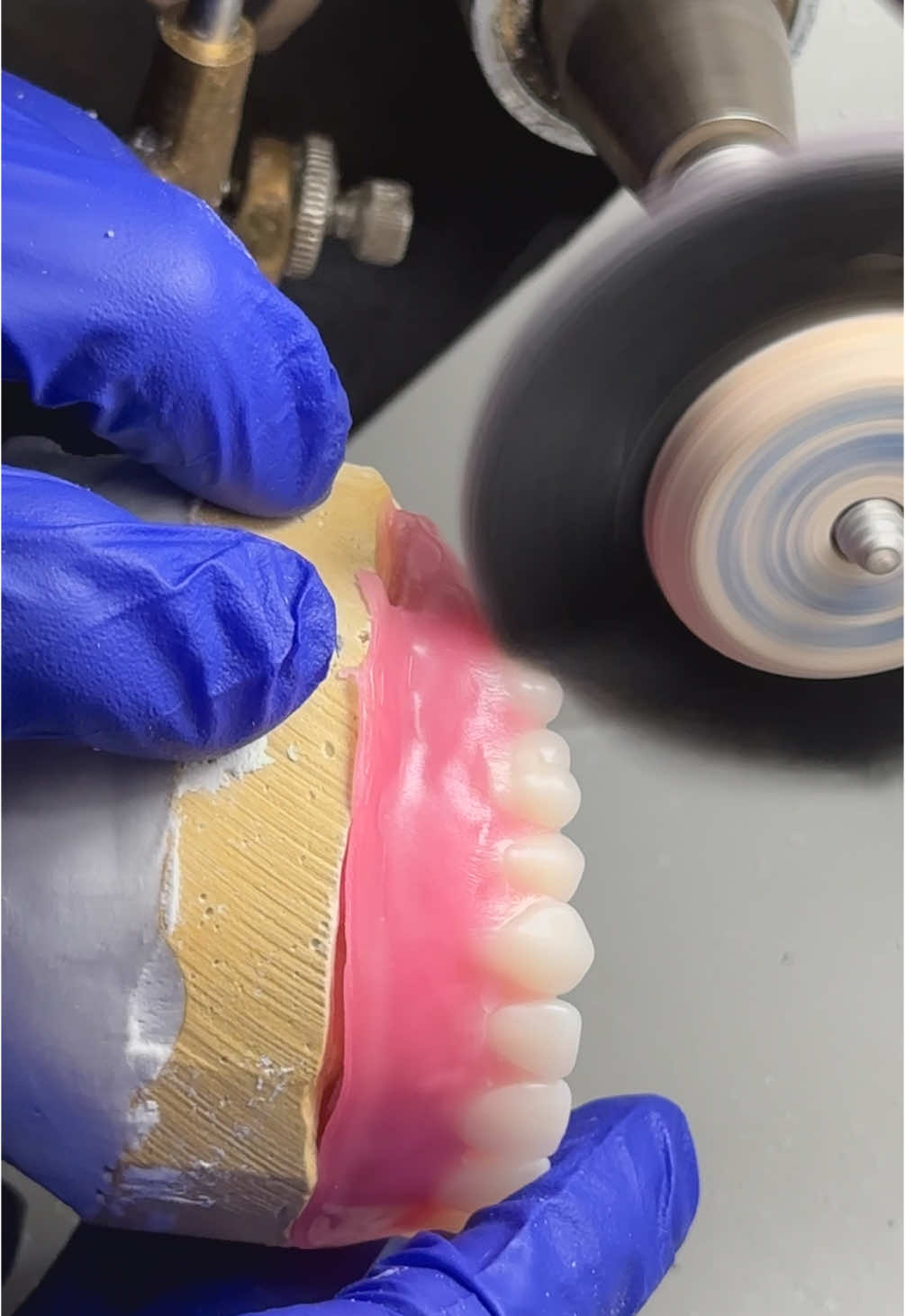 @Dental tech 🦷